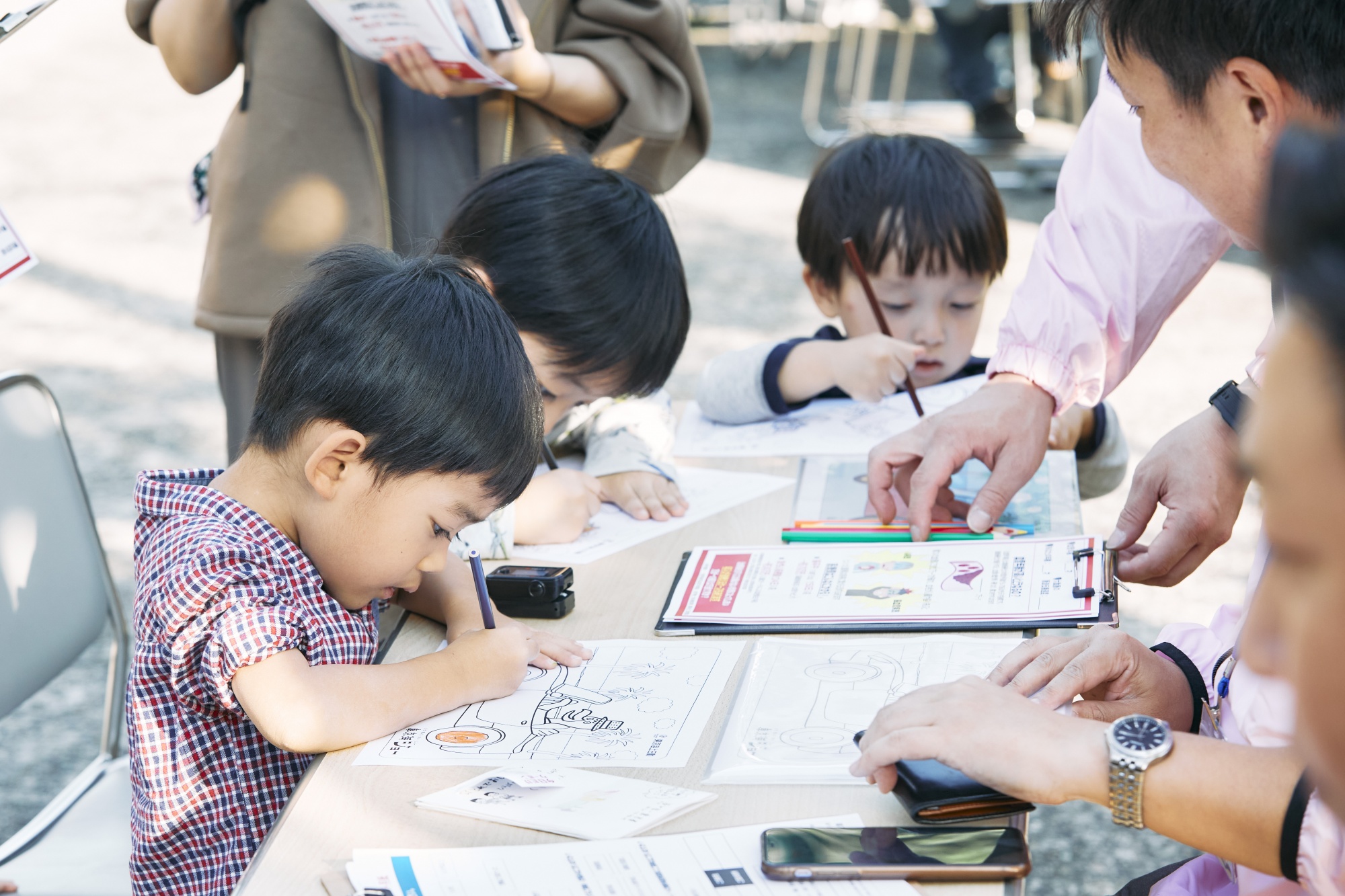 「親子で楽しむ 血管年齢チェックと塗り絵」