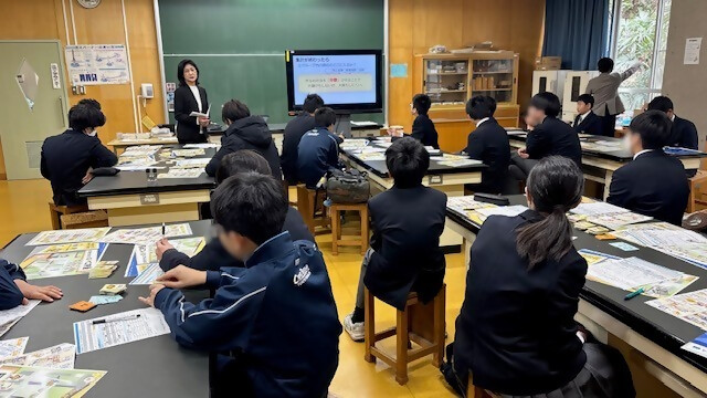 豊島区千登世橋中学校で開催！
お金の知識を「楽しく学ぼう！マネーゲーム＆セミナー」講座を実施しました